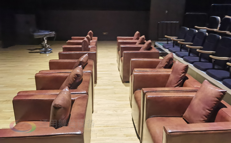 夯實(shí)城市文化產(chǎn)業(yè)基礎(chǔ)，提升城市文化內(nèi)涵！泰州通用舞臺阻燃幕布承接羊城南湖劇院項(xiàng)目順利完工！